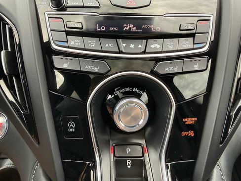 Used 2025 Acura RDX SH-AWD image 35
