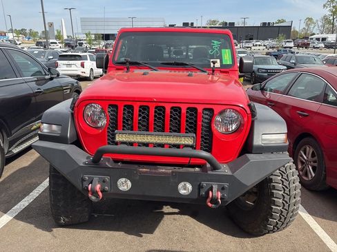 Used 2020 Jeep Gladiator Sport w/ Quick Order Package 24S image 2