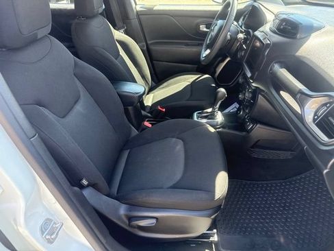 Certified 2023 Jeep Renegade Latitude AWD/4WD image 28