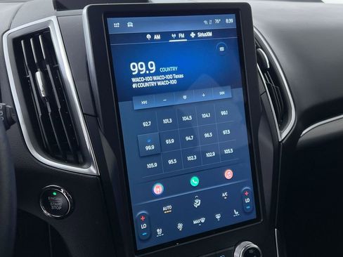 Used 2024 Ford Edge Titanium image 18