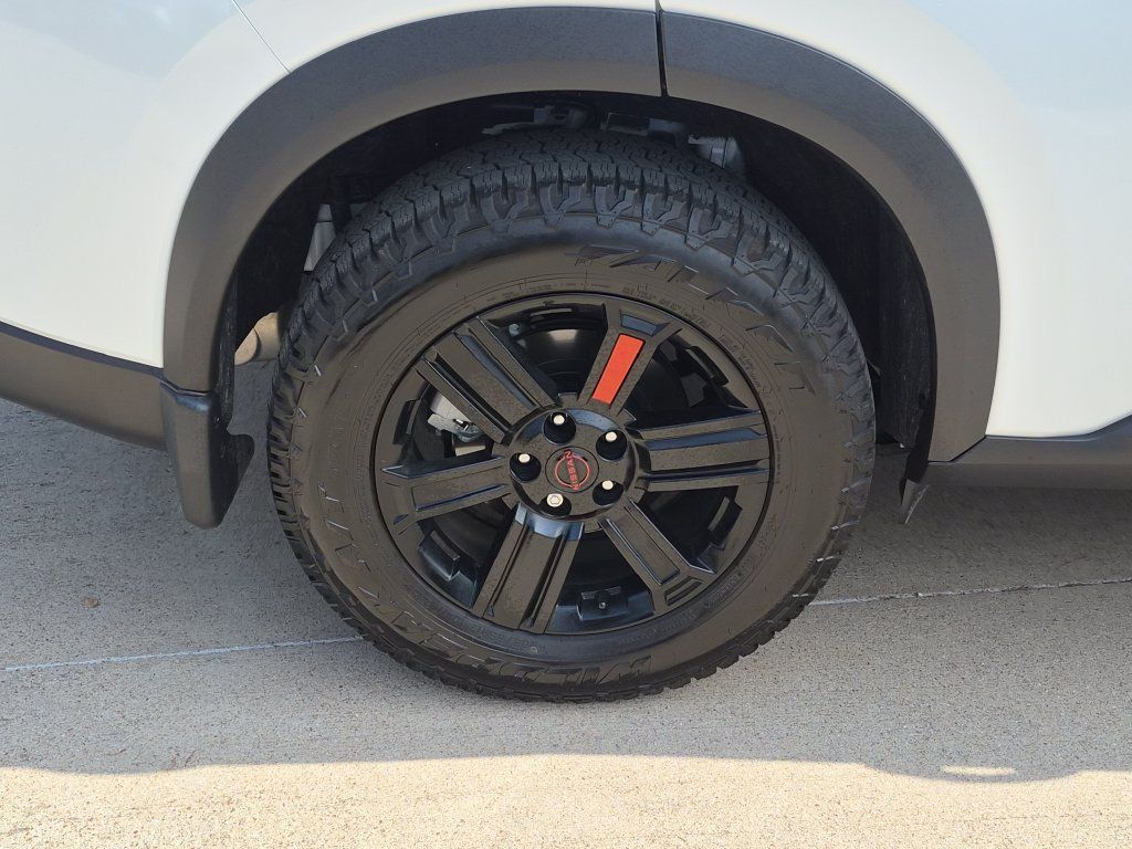 Certified 2026 Nissan Rogue SV AWD/4WD image 6
