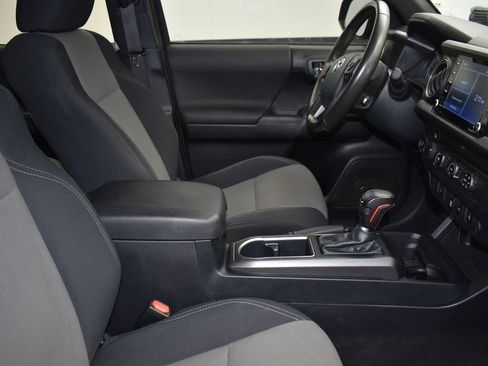 Used 2020 Toyota Tacoma TRD Off-Road image 23