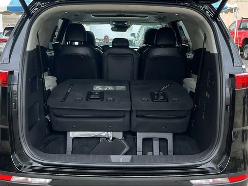 Used 2024 Kia Carnival SX Prestige FWD image 30