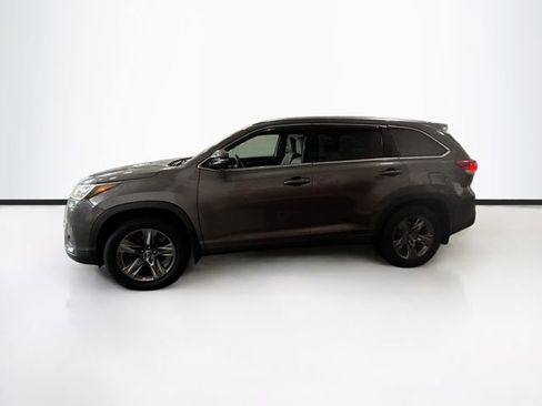 Used 2017 Toyota Highlander Limited Platinum image 9