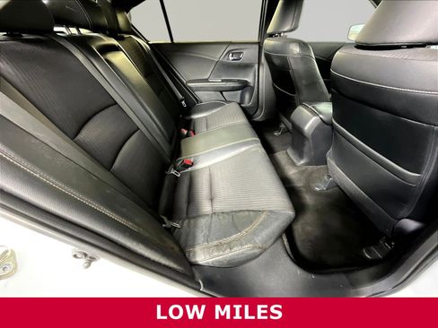 Used 2017 Honda Accord Sport image 21