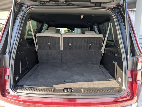 Used 2025 Jeep Wagoneer L 4WD image 30
