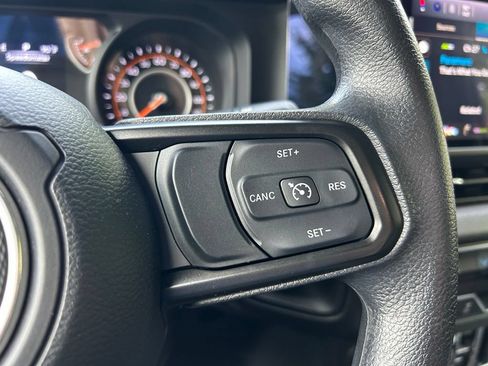 Used 2025 Jeep Wrangler Unlimited Sport AWD/4WD image 23