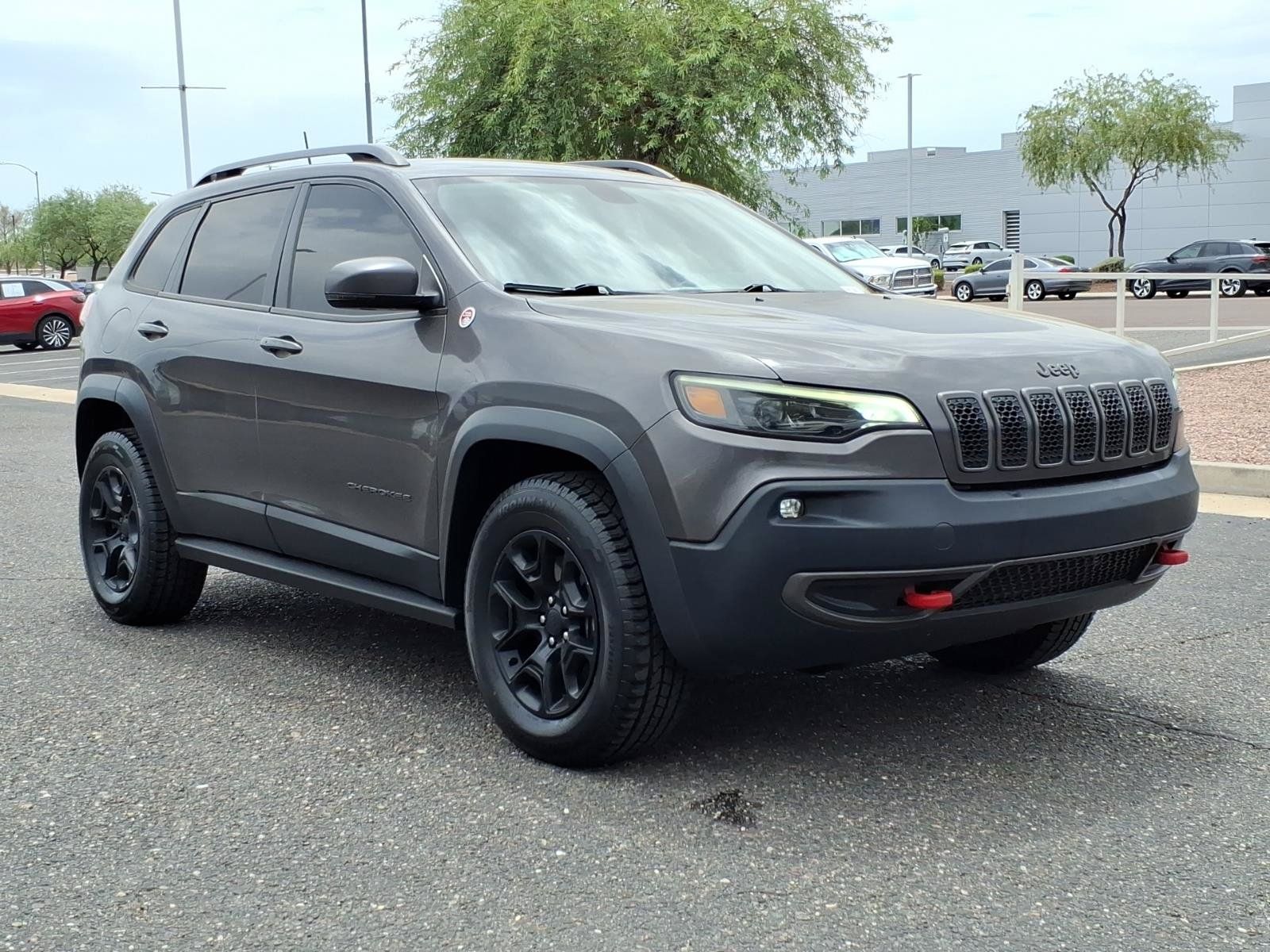 Used 2019 Jeep Cherokee Trailhawk w/ Comfort/Convenience Group AWD/4WD image 1