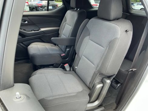 Used 2023 Chevrolet Traverse LT FWD image 30