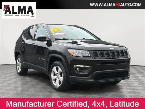 Certified 2019 Jeep Compass Latitude w/ Popular Equipment Group AWD/4WD image 1