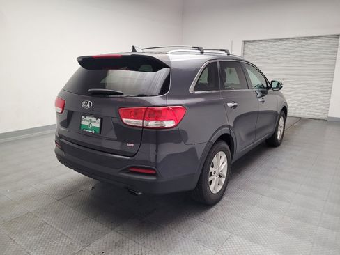 Used 2016 Kia Sorento FWD w/ LX Convenience Package image 9