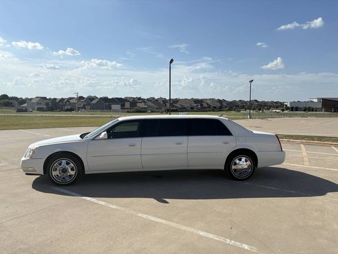 Used 2007 Cadillac DTS FWD image 2