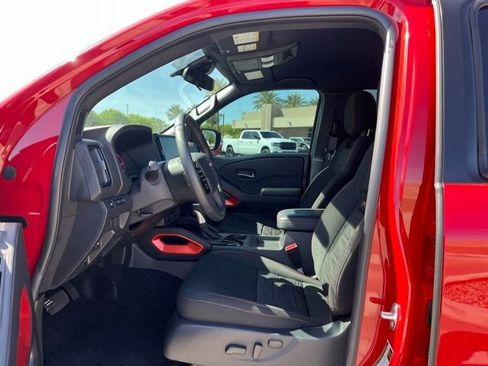 Used 2025 Nissan Frontier PRO-4X image 13