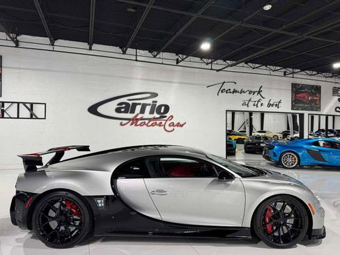 Used 2023 Bugatti Chiron Pur Sport image 8