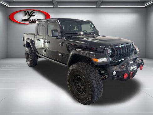 Used 2024 Jeep Gladiator Sport AWD/4WD image 3