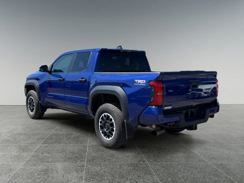 Used 2024 Toyota Tacoma TRD Off-Road w/ TRD Off Road Upgrade Package AWD/4WD image 4