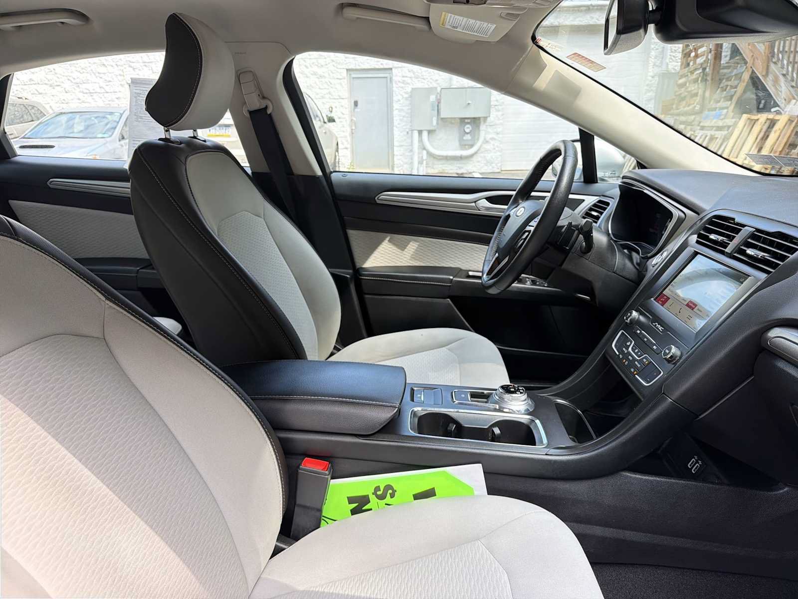 Used 2019 Ford Fusion SE w/ Equipment Group 151A FWD image 26