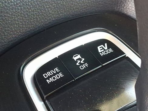 Used 2023 Toyota Corolla LE AWD/4WD image 24