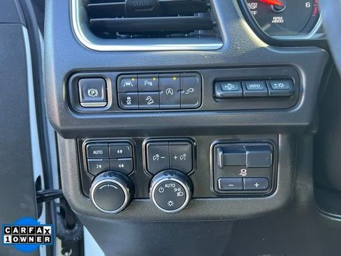 Used 2021 Chevrolet Tahoe Premier w/ Premium Package image 19