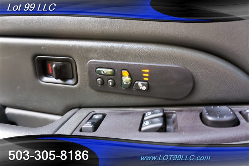 Used 2004 GMC Sierra 2500 SLT w/ Heavy-Duty Power Package AWD/4WD image 28