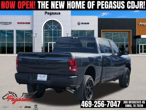 New 2025 RAM 2500 Laramie AWD/4WD image 4