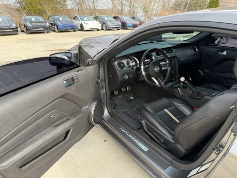 Used 2013 Ford Mustang GT Premium w/ Comfort Pkg image 9