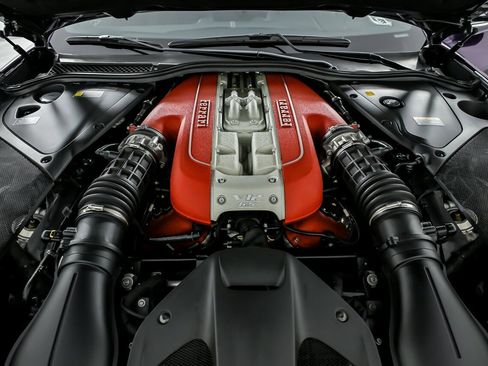 Used 2019 Ferrari 812 Superfast image 16