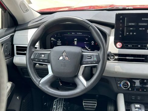 Used 2025 Mitsubishi Outlander SEL AWD/4WD image 41