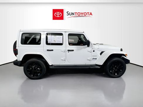 Used 2023 Jeep Wrangler Unlimited Sahara AWD/4WD image 2