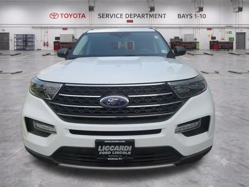 Used 2022 Ford Explorer XLT w/ Equipment Group 202A AWD/4WD image 3