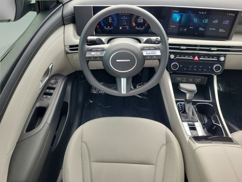 New 2026 Hyundai Tucson SEL image 16