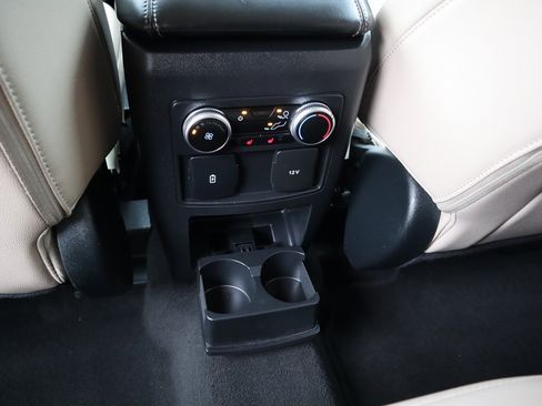 Used 2023 Ford Explorer Limited image 21