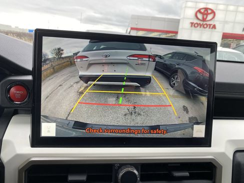 Used 2024 Toyota Tacoma TRD Sport image 17