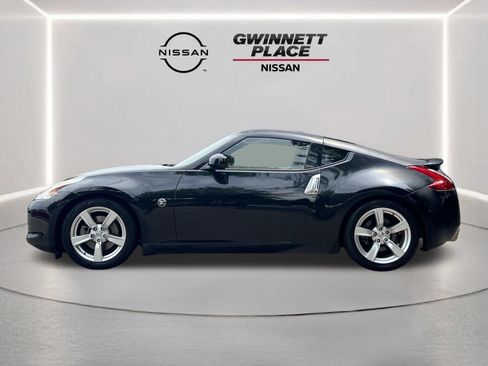 Used 2011 Nissan 370Z Touring RWD image 18