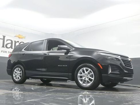 Used 2024 Chevrolet Equinox LT image 2