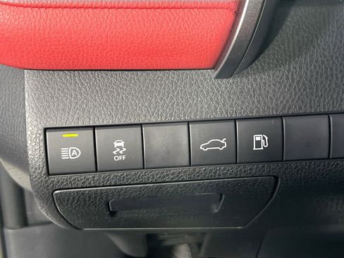 Used 2018 Toyota Camry XSE image 10