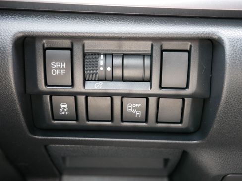 Used 2019 Subaru Crosstrek 2.0i Limited w/ Moonroof Package w/Navigation AWD/4WD image 27