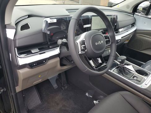 New 2026 Kia Carnival FWD image 23