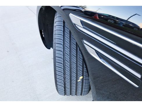 Used 2025 Genesis G80 2.5T image 30