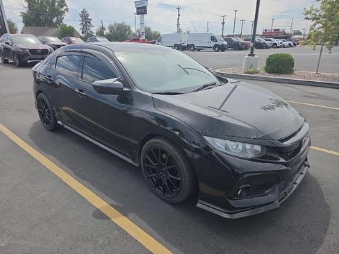 Used 2018 Honda Civic Sport image 5