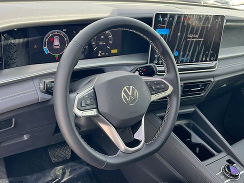 New 2026 Volkswagen Tiguan SE AWD/4WD image 10