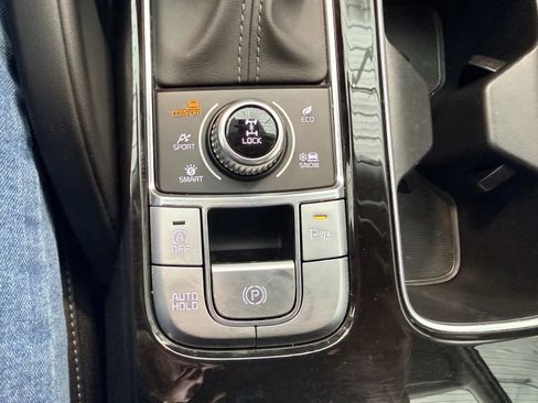 Used 2025 Kia Telluride S AWD/4WD image 40