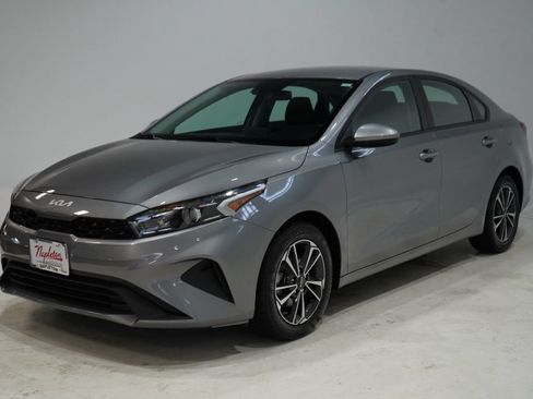 Used 2024 Kia Forte LXS FWD image 3