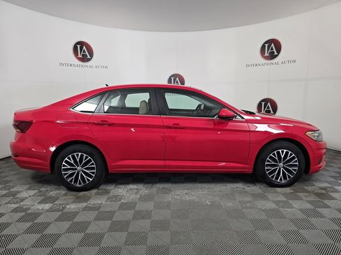 Used 2019 Volkswagen Jetta SE image 3