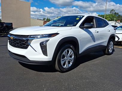 Used 2025 Chevrolet Trax LS