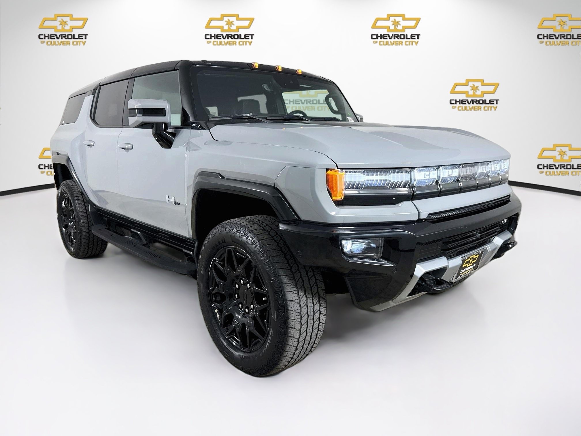 Used 2025 GMC Hummer EV 2X AWD/4WD image 1