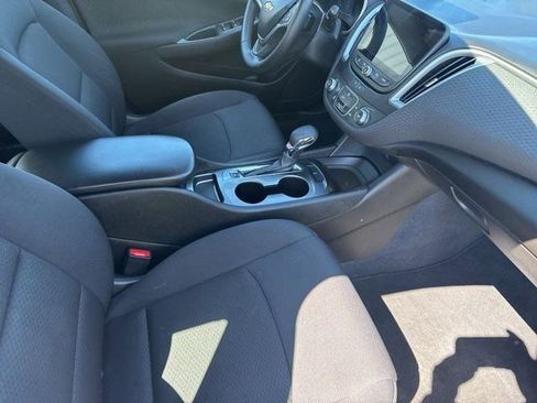 Used 2023 Chevrolet Malibu RS image 37
