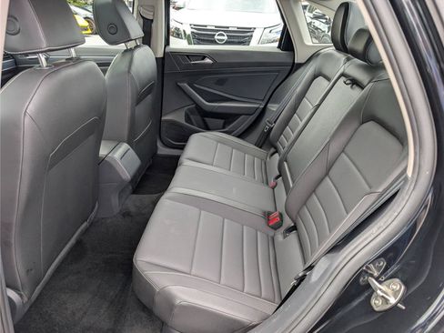 Used 2024 Volkswagen Jetta SE w/ Panoramic Sunroof Package FWD image 15