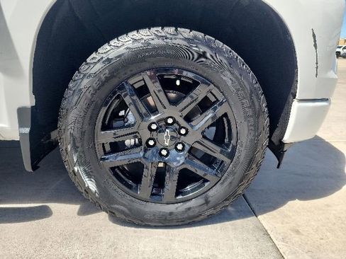 Used 2023 Chevrolet Silverado 1500 Custom w/ LPO, Dark Essentials Package AWD/4WD image 18