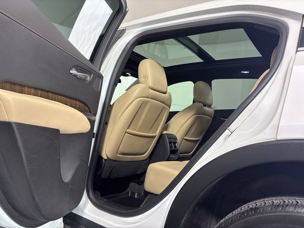 Used 2024 Cadillac XT4 Premium Luxury FWD image 29